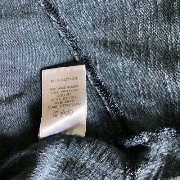 Jess & Jane Mineral Wash Blue with Red Flower Raw Hem Relaxed Tee Top Sz M 166D - Picture 8 of 8